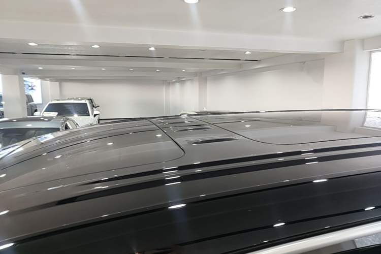 Used Denza D9 2025 DM-i Intelligent Drive 1020 Four-Wheel Drive Prestige Model Roof