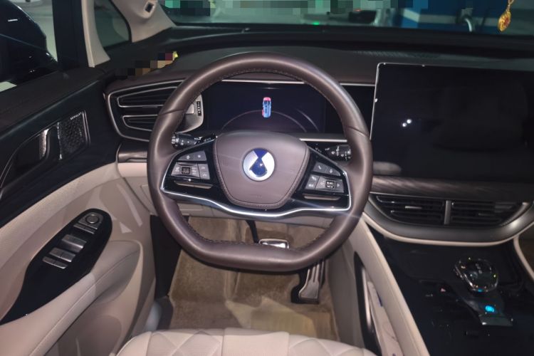 Used Denza D9 2025 DM-i Intelligent Drive 1020 Four-Wheel Drive Prestige Model Steering Wheel