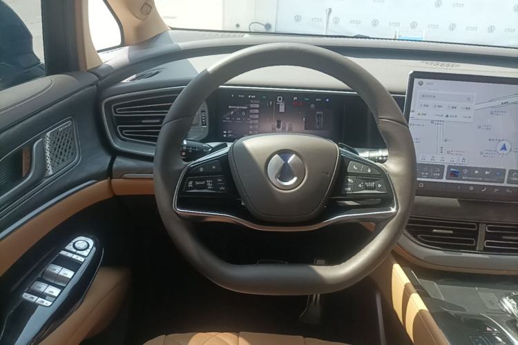 Used Denza D9 2025 DM-i Intelligent Drive 1020 Four-Wheel Drive Prestige Model Steering Wheel