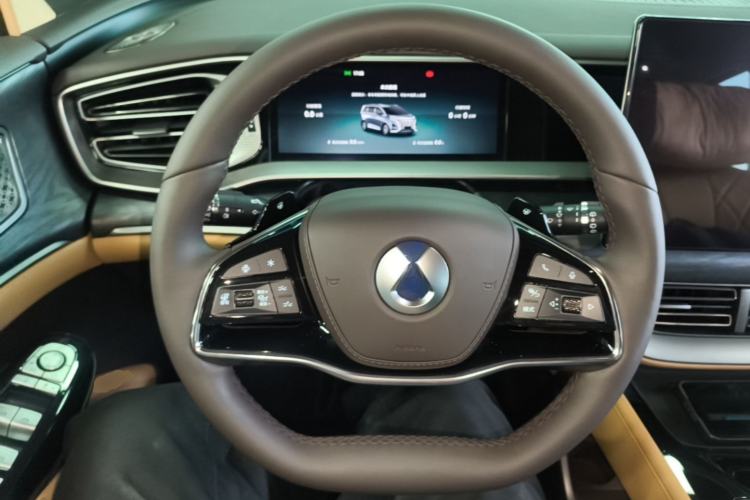 Used Denza D9 2025 Model DM-i Four-Wheel Drive Prestige Edition Steering Wheel