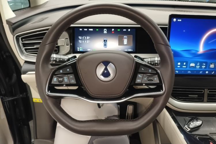Used Denza D9 2025 DM-i Intelligent Drive 1020 Four-Wheel Drive Flagship Model Steering Wheel