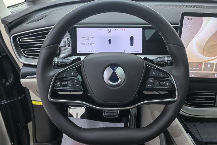Used Denza D9 2025 EV Intelligent Driving Edition 600 Four-Wheel Drive Flagship Model Steering Wheel