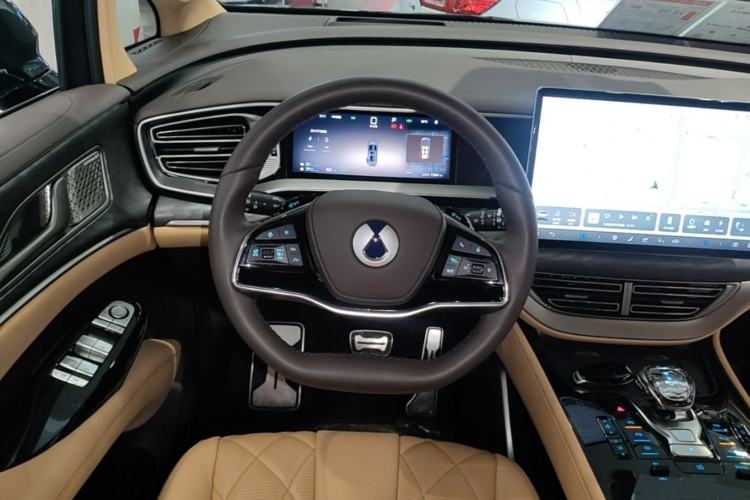 Used Denza D9 2025 DM-i Intelligent Drive 1020 Four-Wheel Drive Prestige Model Steering Wheel