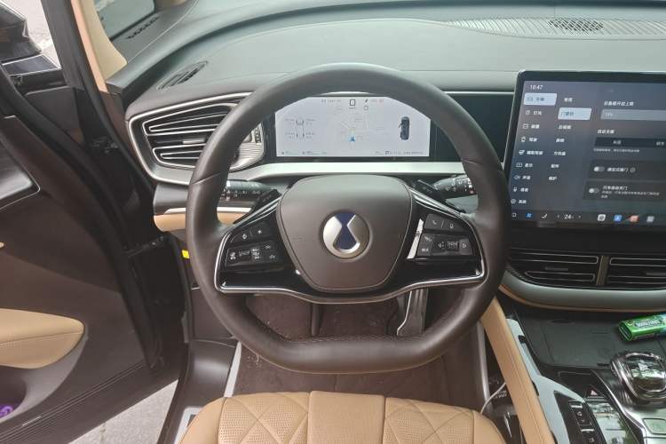 Used Denza D9 2025 DM-i Intelligent Drive 1020 Four-Wheel Drive Flagship Model Steering Wheel