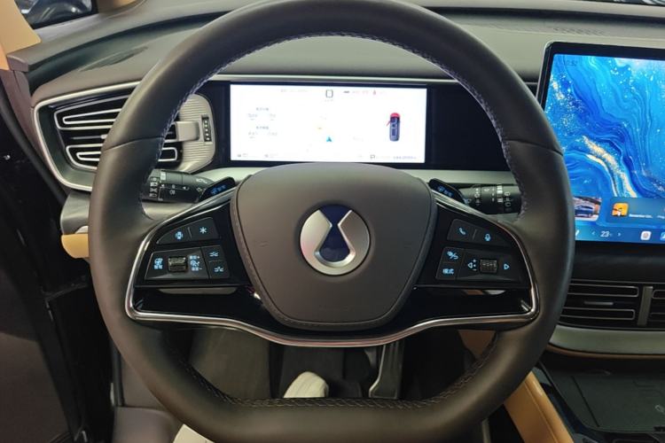 Used Denza D9 2025 DM-i Intelligent Drive 1020 Four-Wheel Drive Prestige Model Steering Wheel