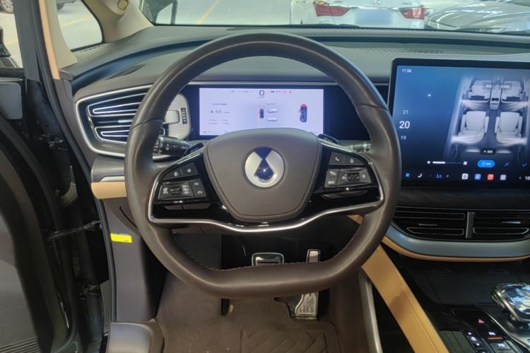 Used Denza D9 2025 DM-i Intelligent Drive 1020 Four-Wheel Drive Prestige Model Steering Wheel