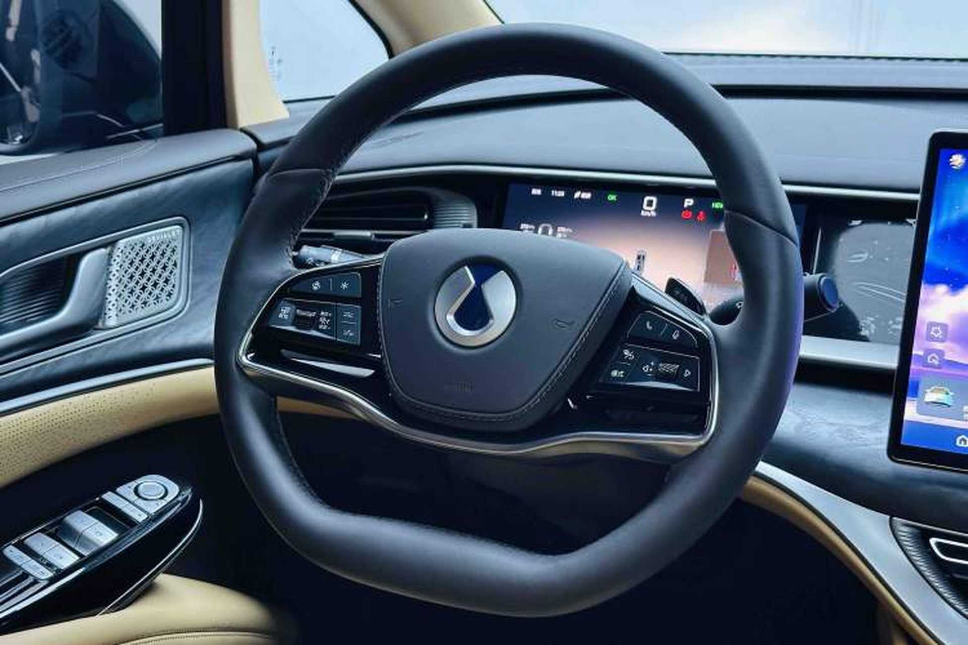 Used Denza D9 2025 Model DM-i Four-Wheel Drive Prestige Edition Steering Wheel