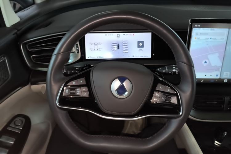 Used Denza D9 2025 DM-i Intelligent Drive 1020 Four-Wheel Drive Flagship Model Steering Wheel