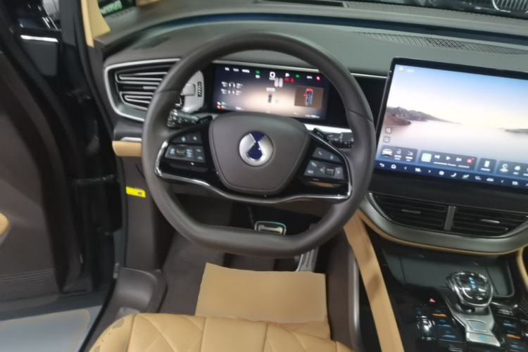 Used Denza D9 2025 DM-i Intelligent Drive 1020 Four-Wheel Drive Flagship Model Steering Wheel