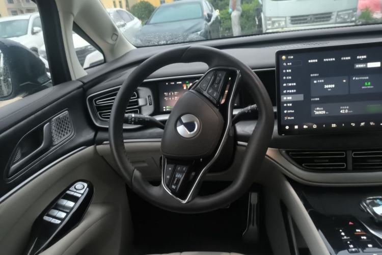 Used Denza D9 2025 DM-i Intelligent Drive 1020 Four-Wheel Drive Prestige Model Steering Wheel
