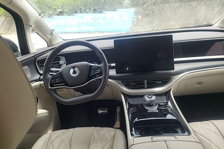 Used Denza D9 2025 Model DM-i Four-Wheel Drive Supreme Edition Steering Wheel