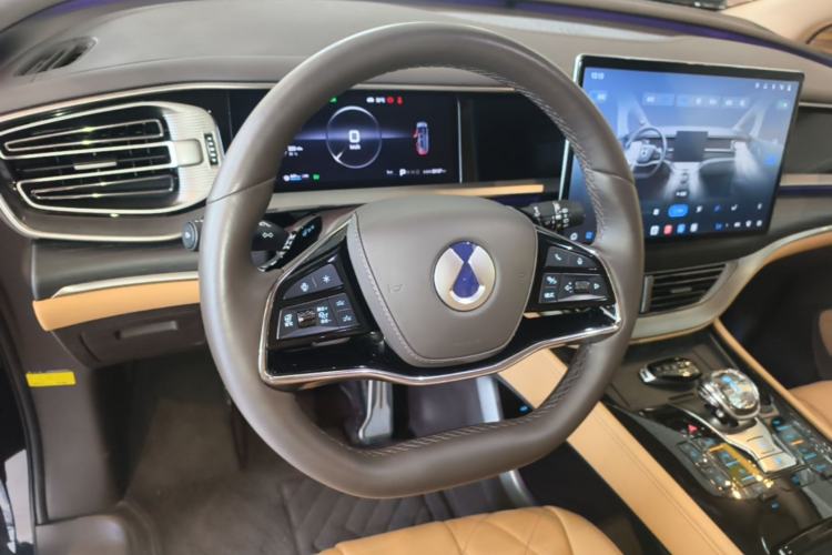 Used Denza D9 2025 DM-i Intelligent Drive 1020 Four-Wheel Drive Flagship Model Steering Wheel