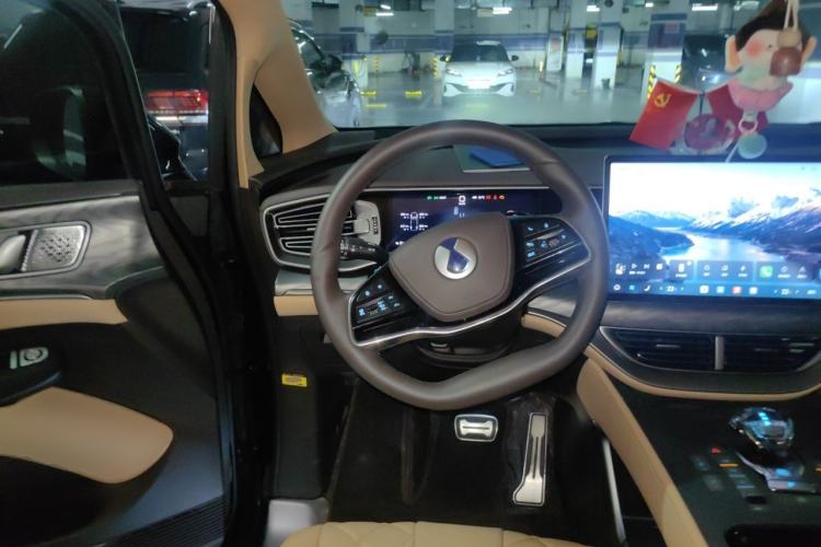 Used Denza D9 2025 Model DM-i Four-Wheel Drive Prestige Edition Steering Wheel