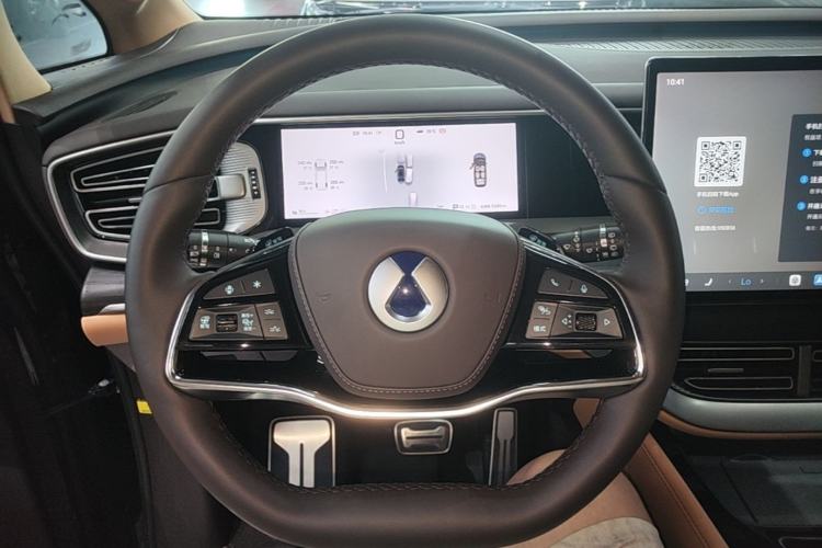 Used Denza D9 2025 DM-i Intelligent Drive 1020 Four-Wheel Drive Flagship Model Steering Wheel