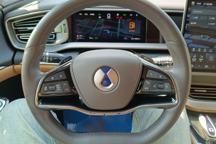 Used Denza D9 2025 DM-i Intelligent Drive 1020 Four-Wheel Drive Flagship Model Steering Wheel