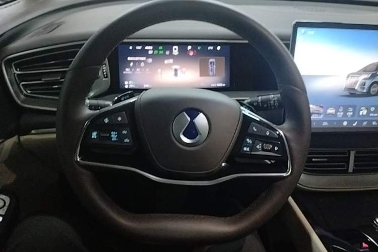Used Denza D9 2025 DM-i Intelligent Drive 1020 Four-Wheel Drive Flagship Model Steering Wheel