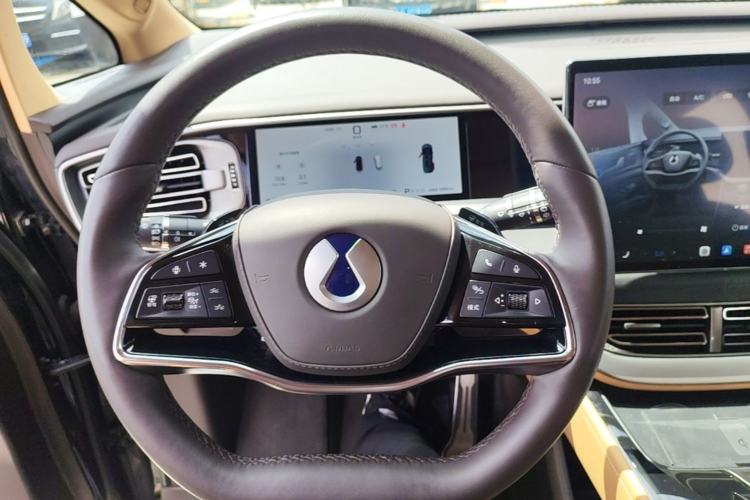Used Denza D9 2025 DM-i Intelligent Drive 1020 Four-Wheel Drive Flagship Model Steering Wheel
