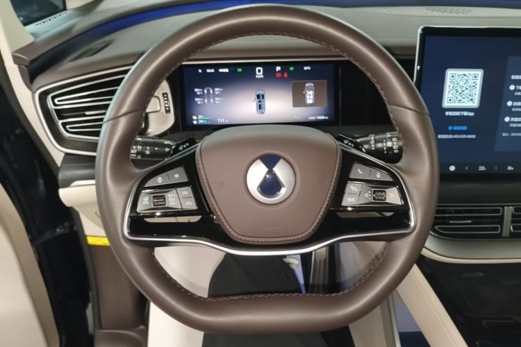 Used Denza D9 2025 DM-i Intelligent Drive 1020 Four-Wheel Drive Flagship Model Steering Wheel