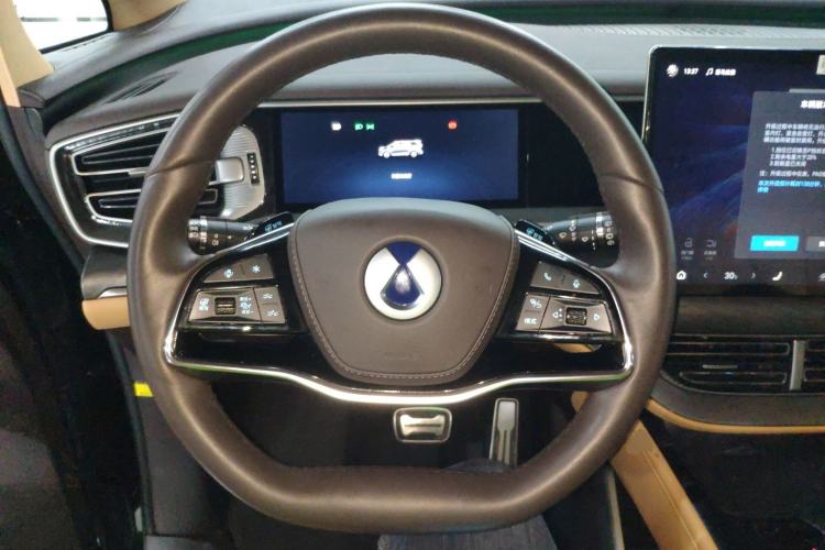 Used Denza D9 2025 DM-i Intelligent Drive 1020 Four-Wheel Drive Prestige Model Steering Wheel