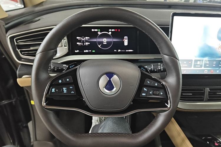 Used Denza D9 2025 DM-i Intelligent Drive 1020 Four-Wheel Drive Flagship Model Steering Wheel