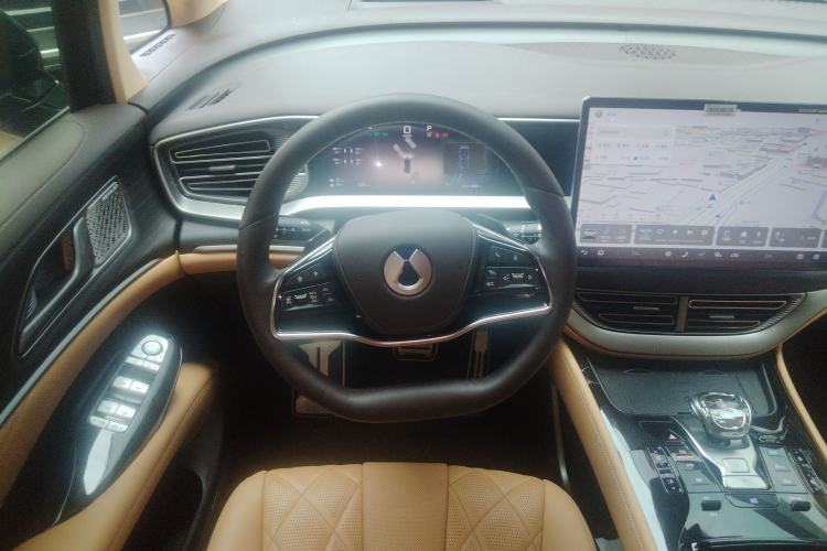 Used Denza D9 2025 DM-i Intelligent Drive 1020 Four-Wheel Drive Flagship Model Steering Wheel