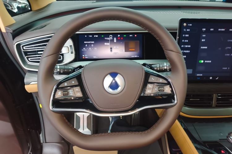 Used Denza D9 2025 DM-i Intelligent Drive 1020 Four-Wheel Drive Prestige Model Steering Wheel