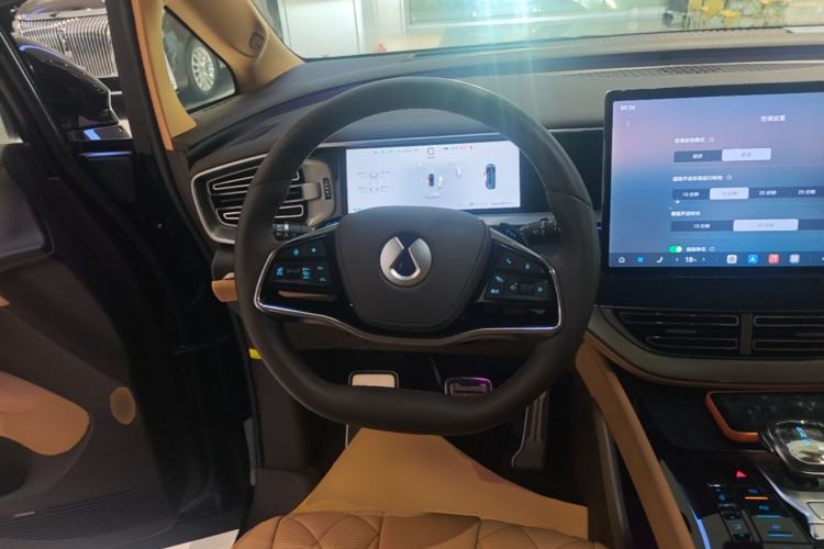 Used Denza D9 2025 DM-i Intelligent Drive 1020 Four-Wheel Drive Flagship Model Steering Wheel