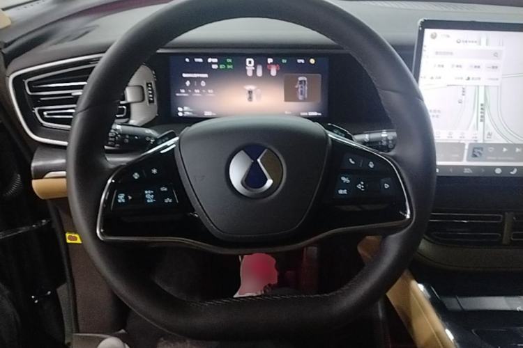 Used Denza D9 2025 DM-i Intelligent Drive 1020 Four-Wheel Drive Prestige Model Steering Wheel