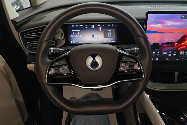 Used Denza D9 2025 DM-i Intelligent Drive 1020 Four-Wheel Drive Flagship Model Steering Wheel