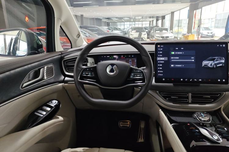 Used Denza D9 2025 DM-i Intelligent Drive 1020 Four-Wheel Drive Prestige Model Steering Wheel