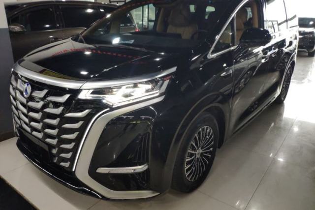 Used Denza D9 2025 DM-i Intelligent Drive 1020 Four-Wheel Drive Prestige Model