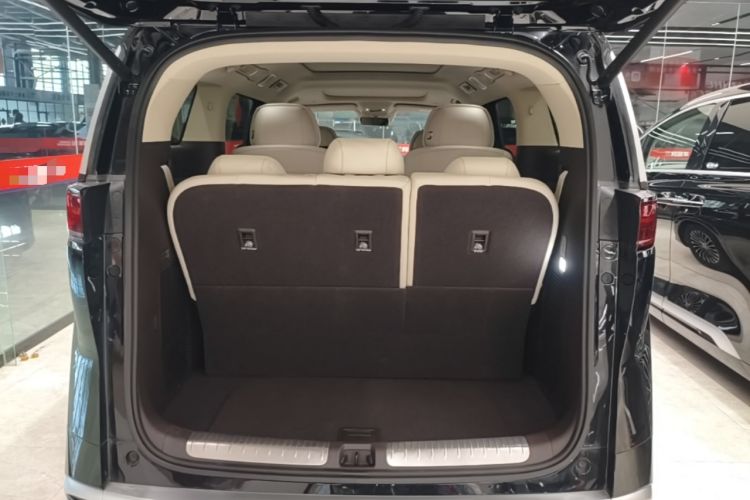 Used Denza D9 2025 DM-i Intelligent Drive 1020 Four-Wheel Drive Flagship Model Trunk