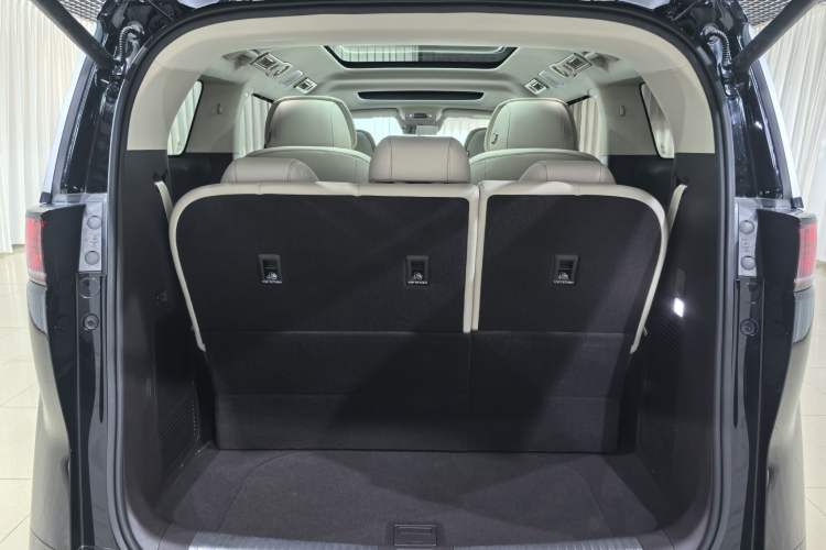 Used Denza D9 2025 EV Intelligent Driving Edition 600 Four-Wheel Drive Flagship Model Trunk