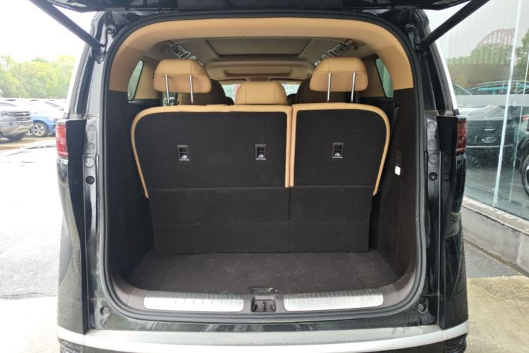 Used Denza D9 2025 DM-i Smart Drive 1020 Four-Wheel Drive Deluxe Model Trunk