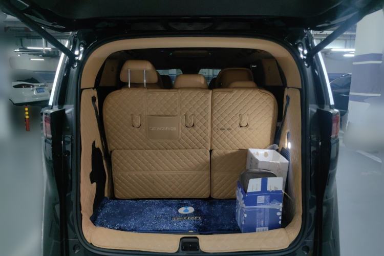 Used Denza D9 2025 Model DM-i Four-Wheel Drive Prestige Edition Trunk