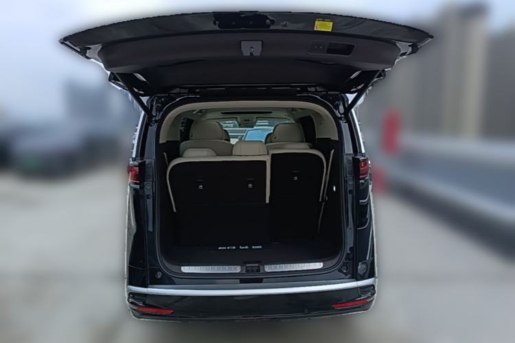 Used Denza D9 2025 DM-i Intelligent Drive 1020 Four-Wheel Drive Flagship Model Trunk