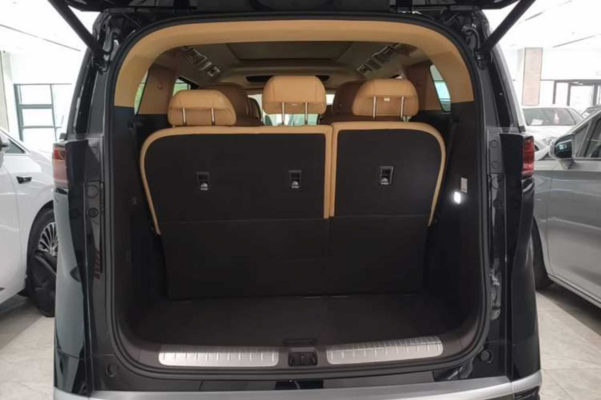 Used Denza D9 2025 DM-i Intelligent Drive 1020 Four-Wheel Drive Flagship Model Trunk