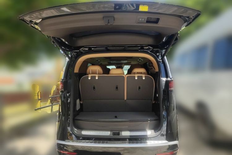 Used Denza D9 2025 DM-i Intelligent Drive 1020 Four-Wheel Drive Flagship Model Trunk