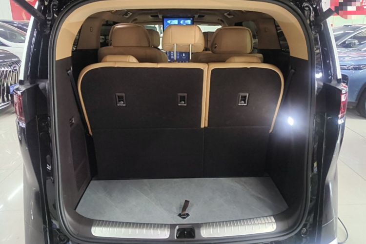 Used Denza D9 2025 DM-i Smart Drive 1020 Four-Wheel Drive Deluxe Model Trunk