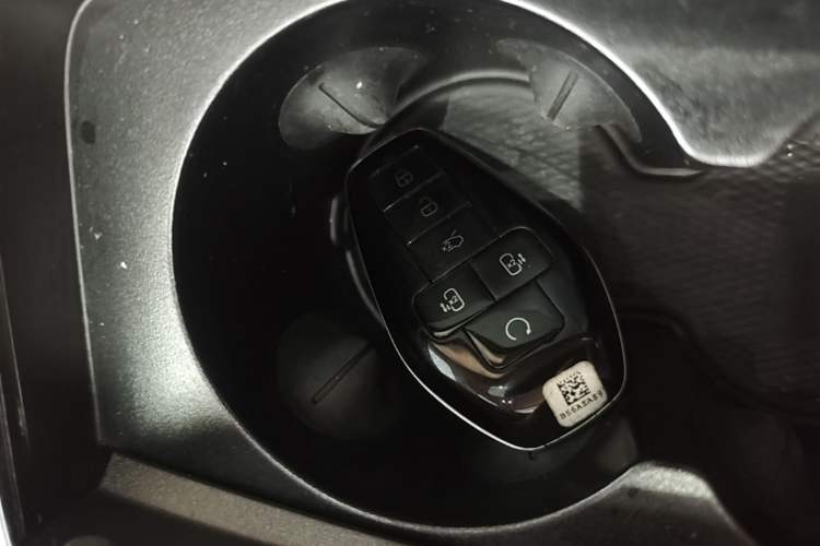 Used Denza D9 2025 DM-i Intelligent Drive 1020 Four-Wheel Drive Flagship Model Vehicle Key