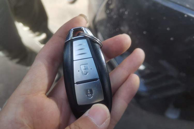 Used Denza D9 2025 DM-i Smart Drive 1020 Four-Wheel Drive Deluxe Model Vehicle Key