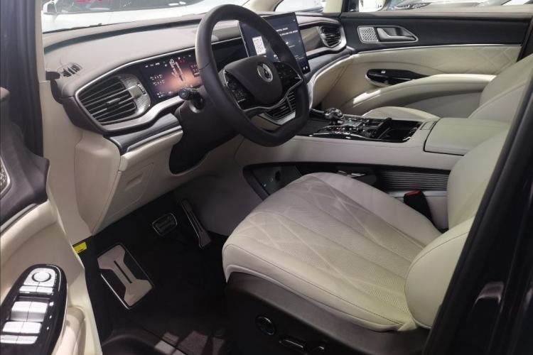 Used Denza D9 2025 DM-i Intelligent Drive 1020 Four-Wheel Drive Flagship Model Driver Seat