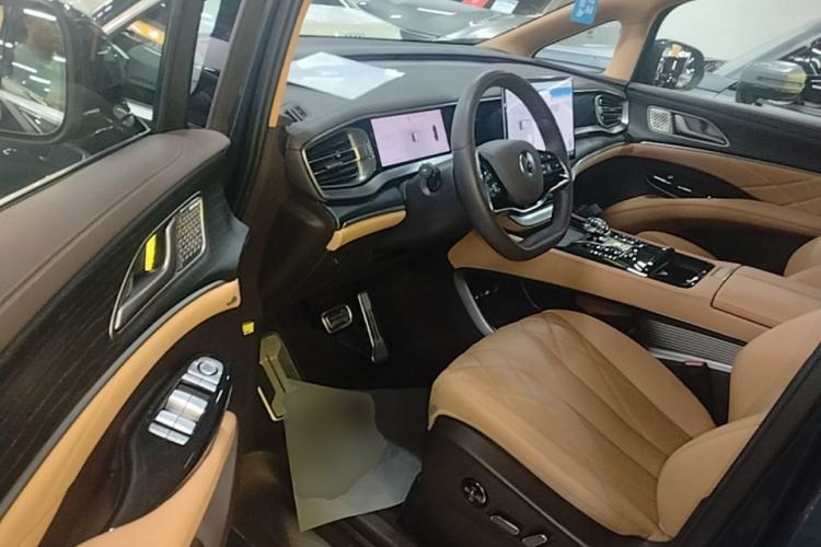 Used Denza D9 2025 DM-i Intelligent Drive 1020 Four-Wheel Drive Flagship Model Driver Seat