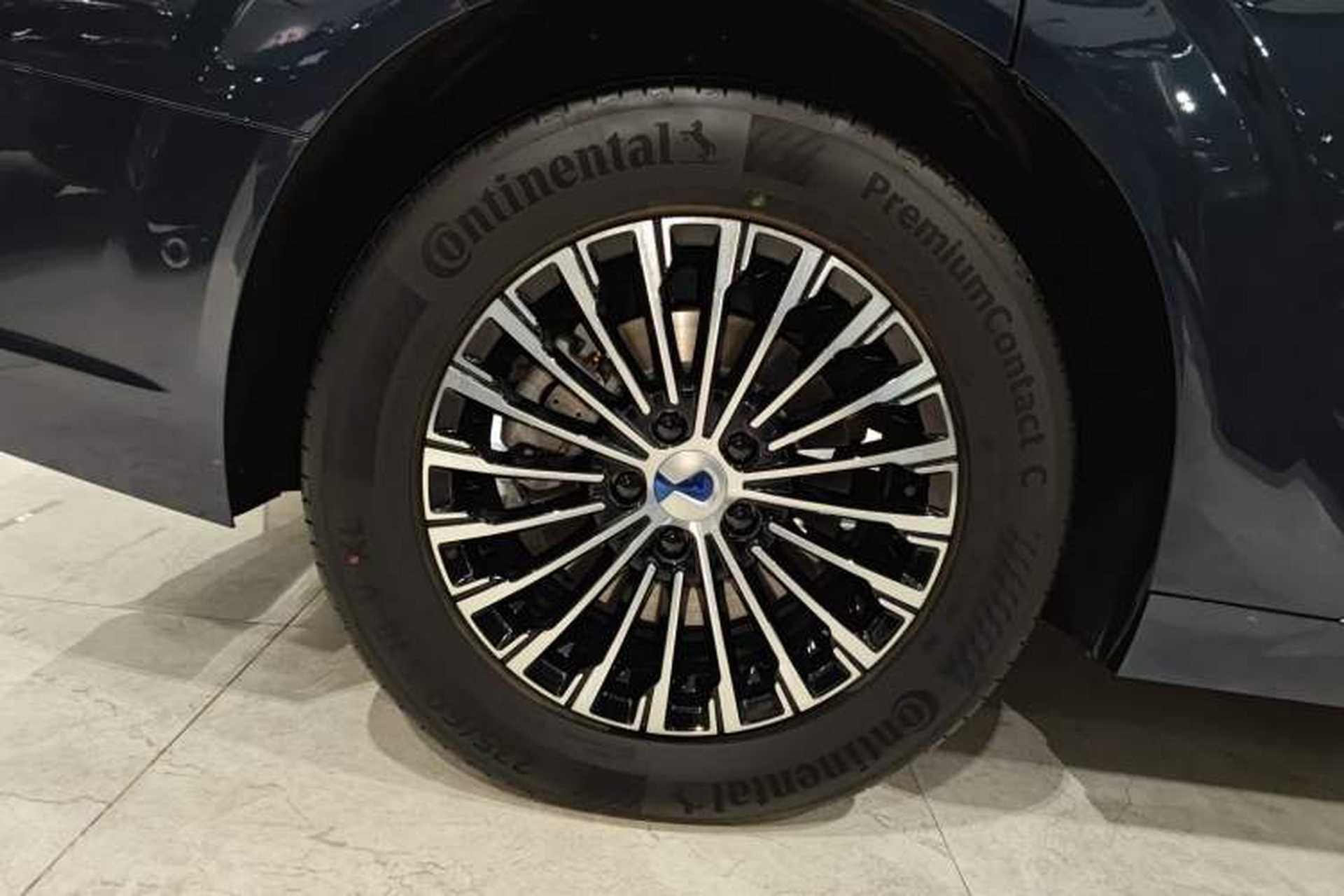 Used Denza D9 2025 DM-i Intelligent Drive 1020 Four-Wheel Drive Prestige Model Exterior 5