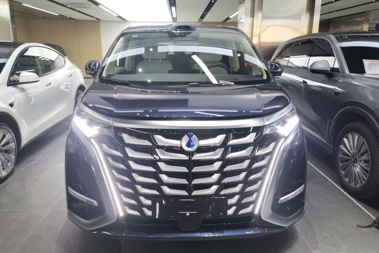 Used Denza D9 2025 DM-i Intelligent Drive 1020 Four-Wheel Drive Flagship Model Front