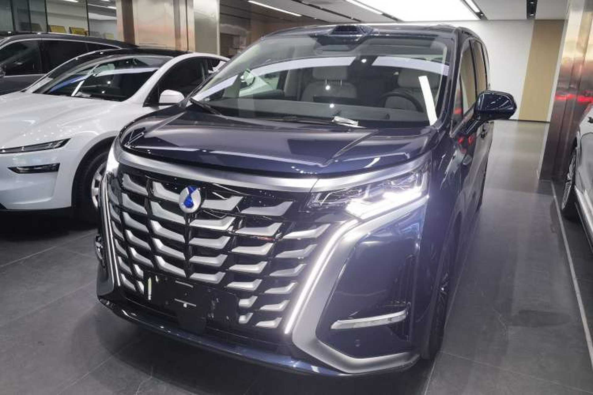 Used Denza D9 2025 DM-i Intelligent Drive 1020 Four-Wheel Drive Flagship Model Front Left 45 Deg
