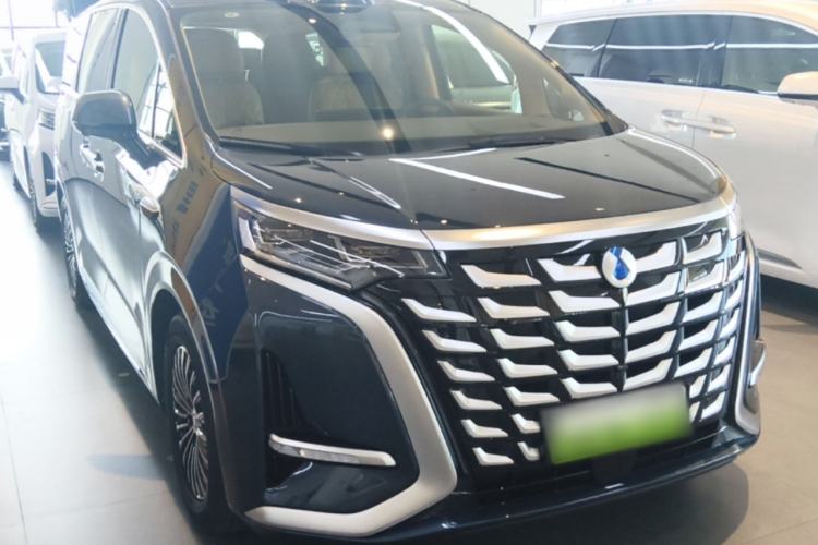 Used Denza D9 2025 DM-i Intelligent Drive 1020 Four-Wheel Drive Prestige Model Front Right 45 Deg