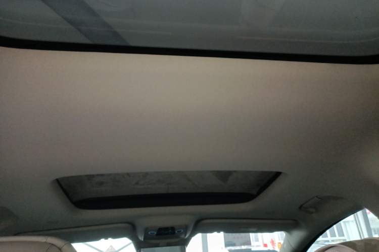 Used Denza D9 2025 DM-i Intelligent Drive 1020 Four-Wheel Drive Prestige Model Headliner