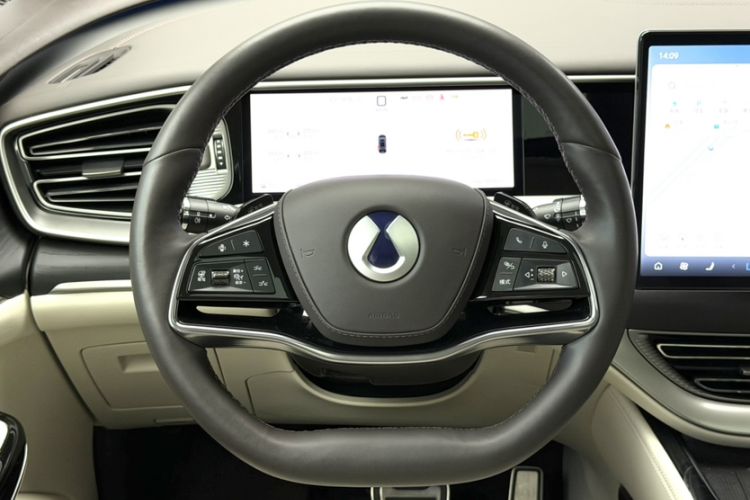 Used Denza D9 2025 DM-i Intelligent Drive 1020 Four-Wheel Drive Flagship Model Interior 4