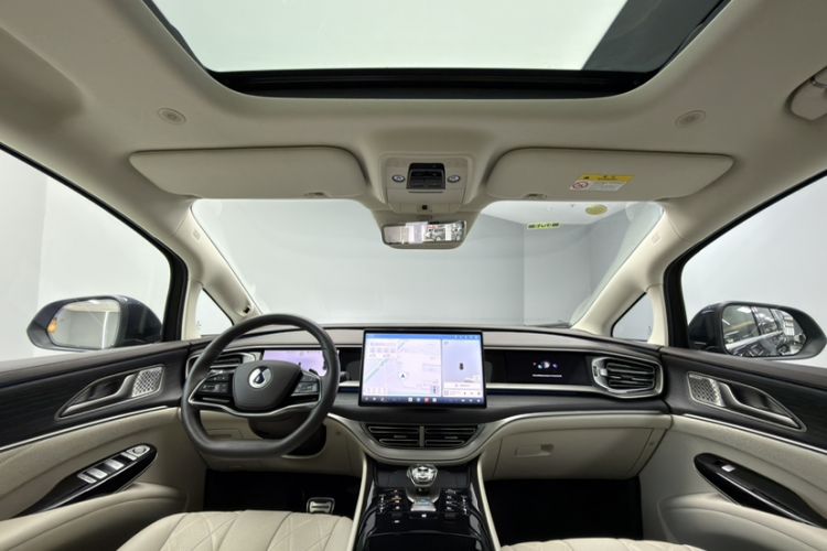 Used Denza D9 2025 DM-i Intelligent Drive 1020 Four-Wheel Drive Flagship Model Interior 9